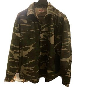 Wrangler faux sharpa camo vest